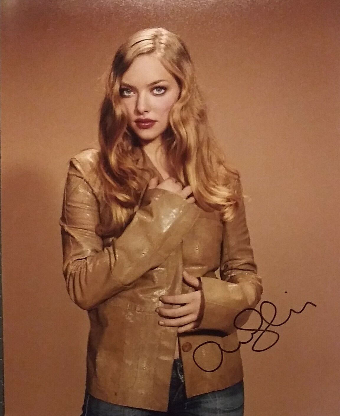 Amanda Seyfried signed 8x10