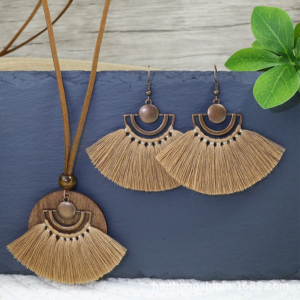 Women's Bohemian Fan-shaped Tassel Earrings And Necklace Suit