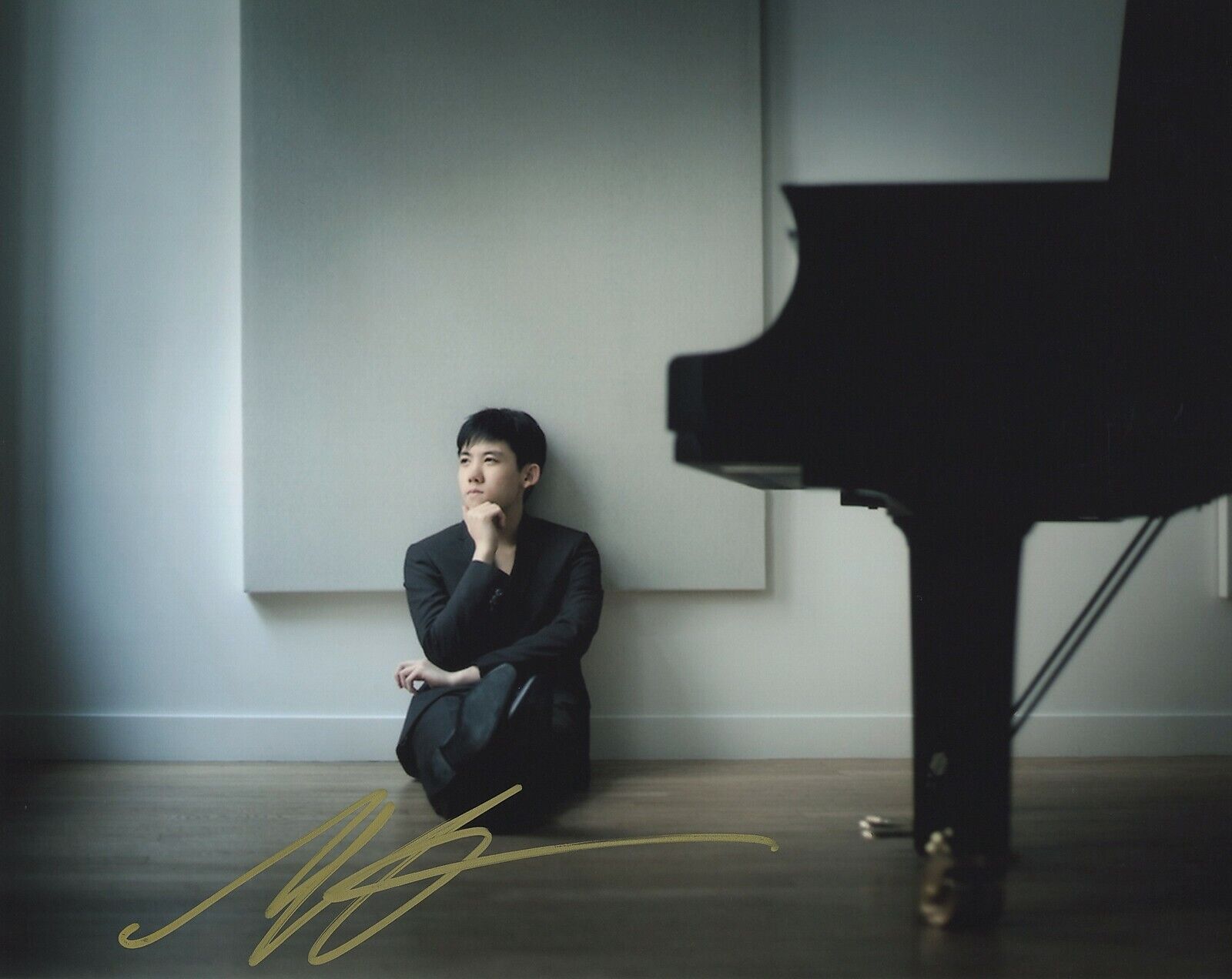 HAOCHEN ZHANG SIGNED AUTOGRAPHED CLASSICAL MUSIC PIANIST 8X10 Photo Poster painting PROOF #2