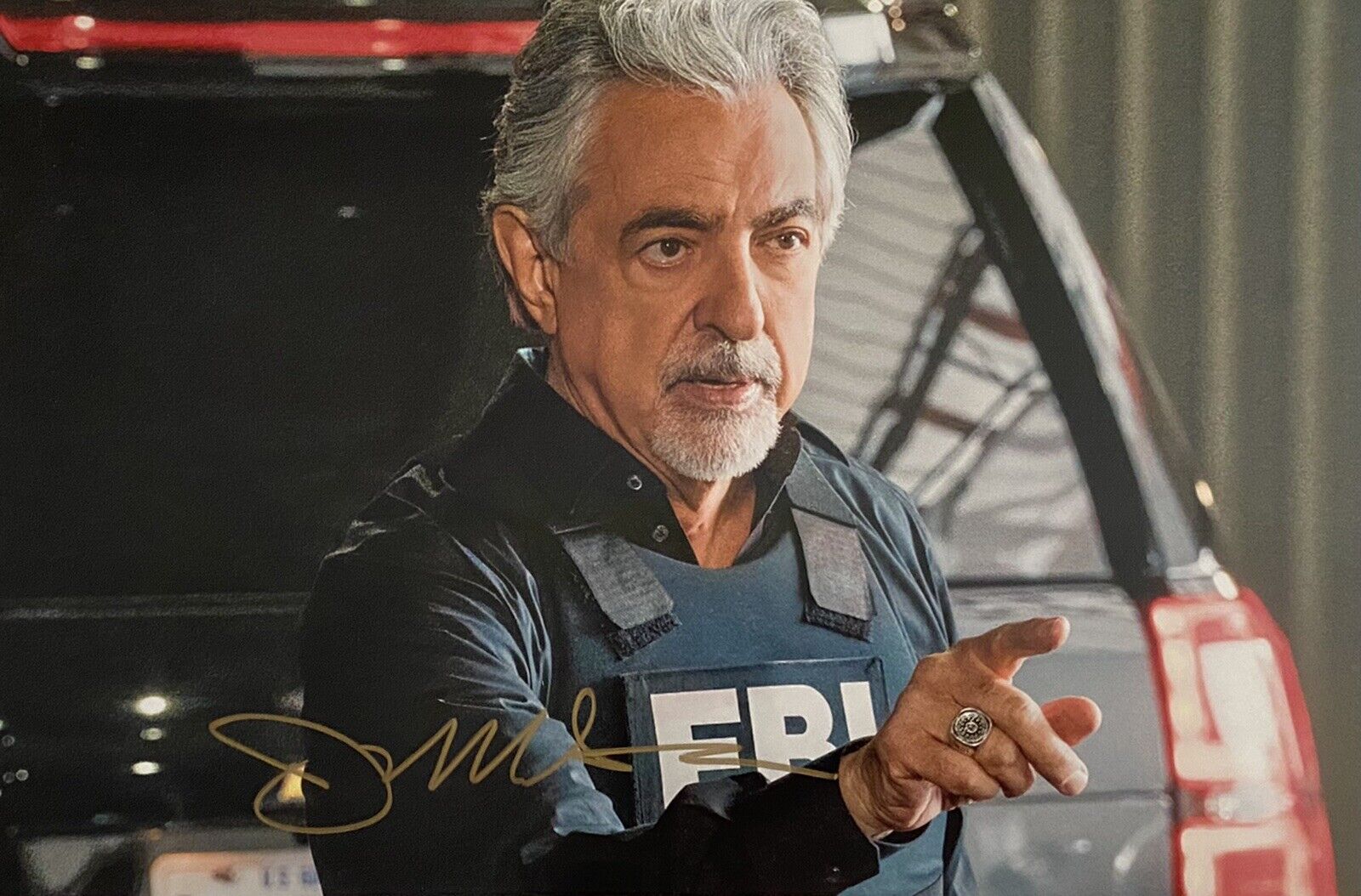 Joe Mantegna Genuine Hand Signed Criminal Minds 12x8 Photo Poster painting