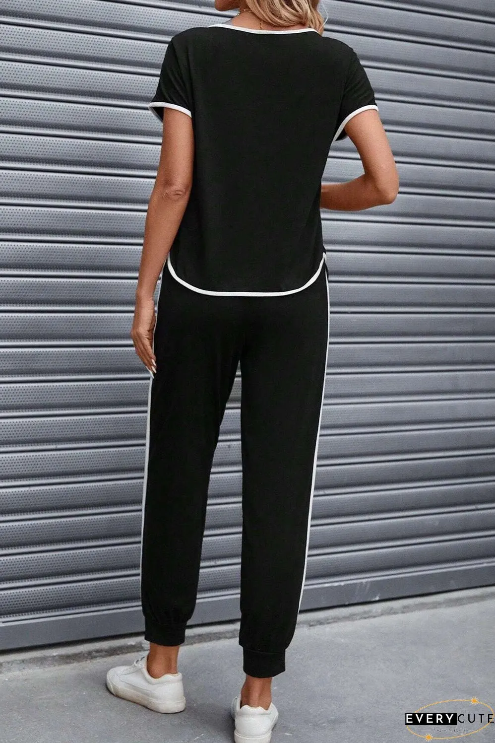 Stylish Women's Matching Set with Button-Up Bomber Jacket and Drawstring Pants