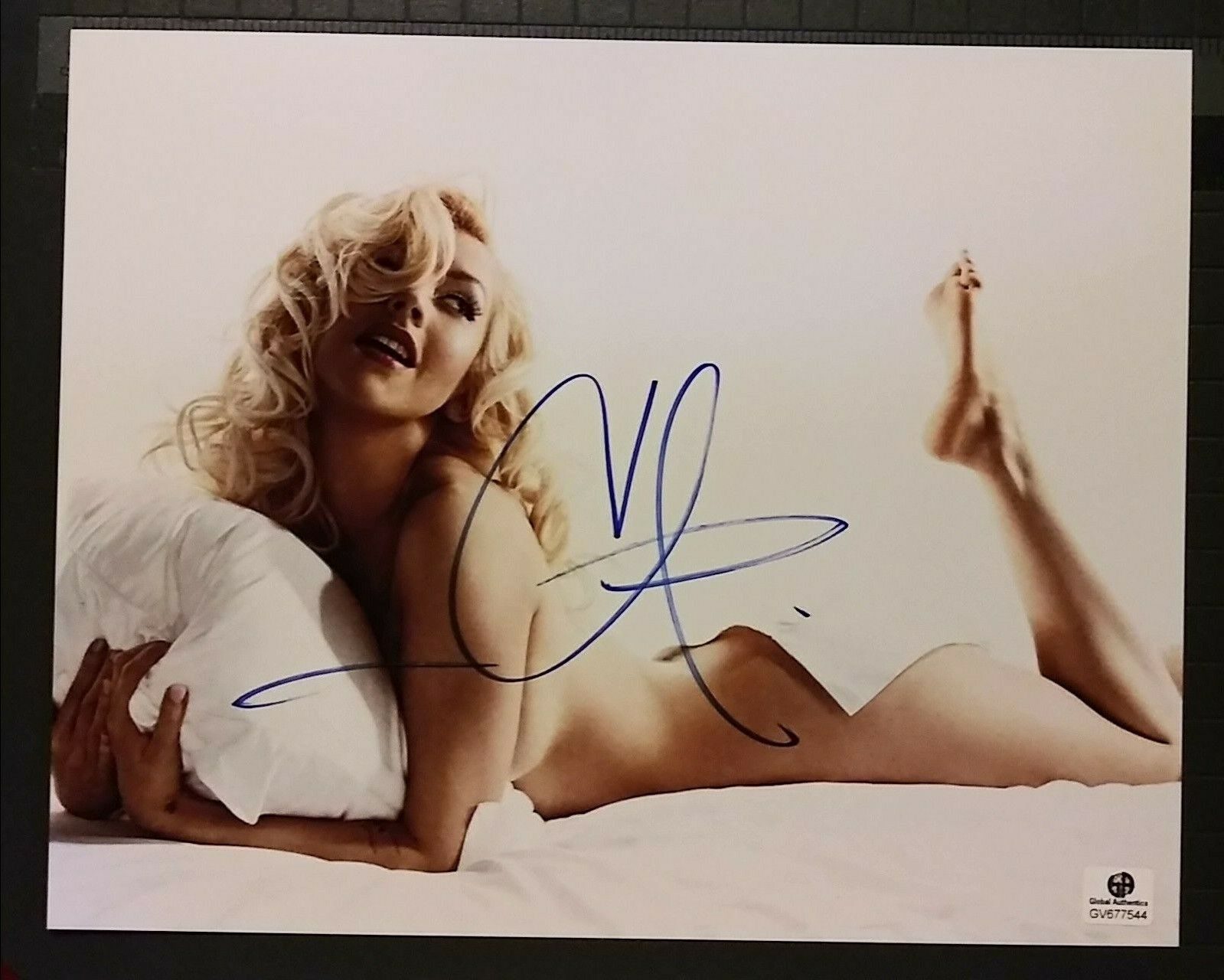 Christina Aguilera signed 8x10 COA GAI