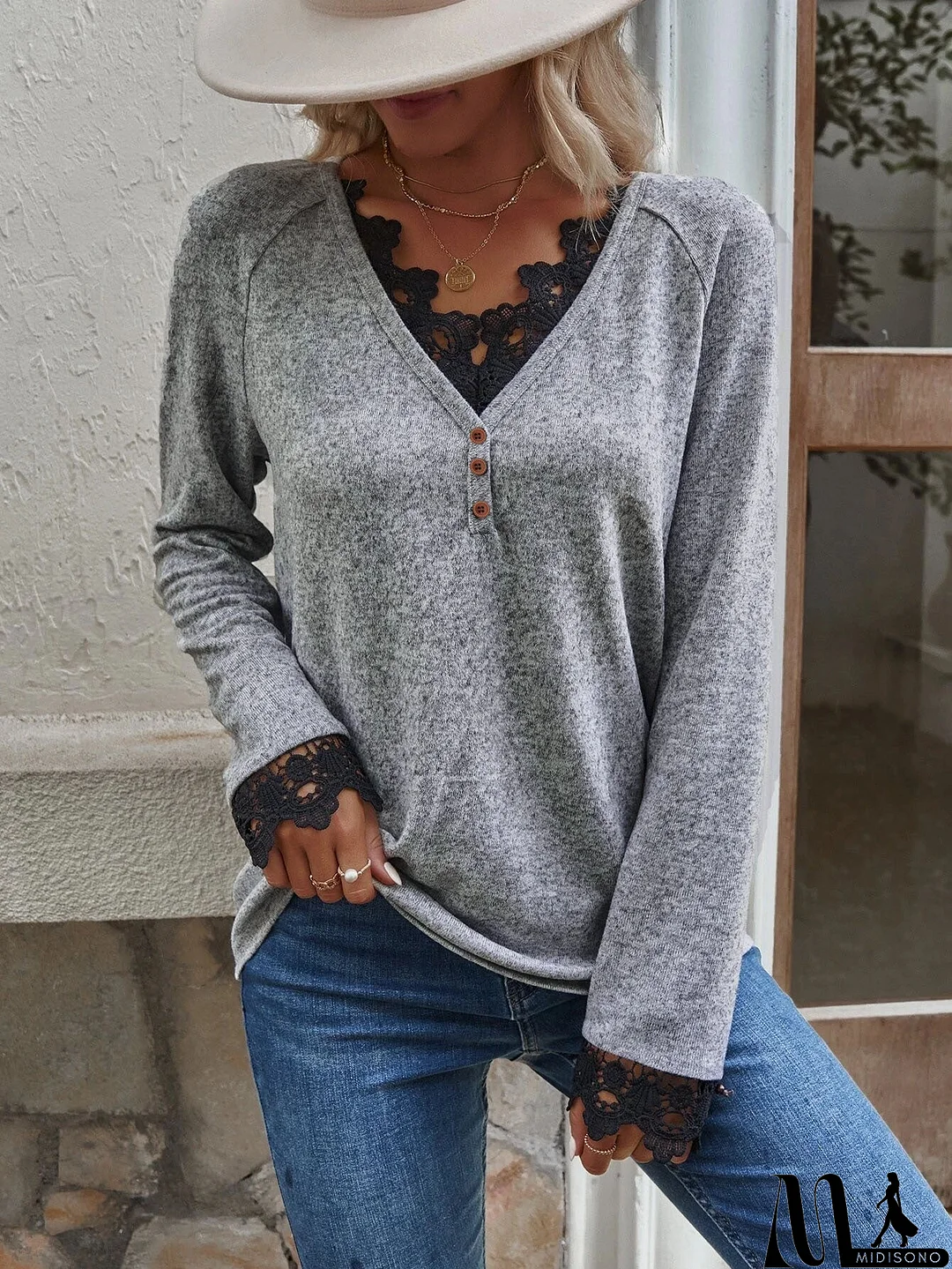 MidiSono - Elegant and Casual T-shirt