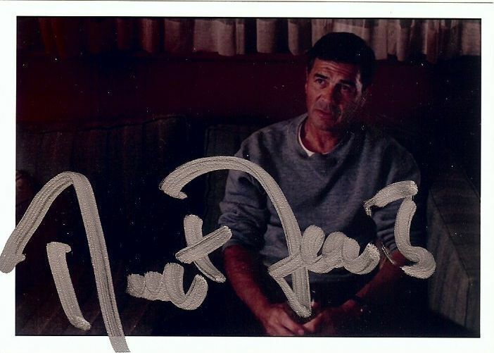 Robert Forster Autographed 2.5 X 3.5 Photo Poster painting Jackie Brown Max on Couch GX31173