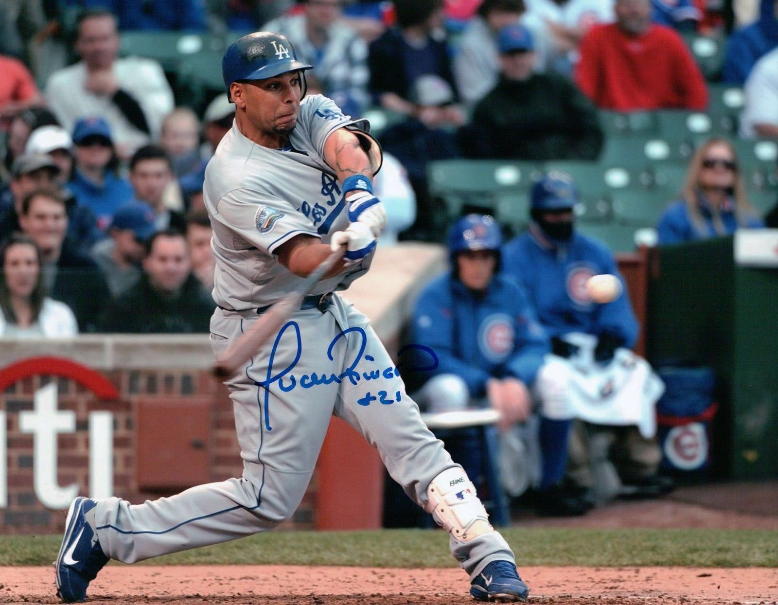 Juan Rivera Signed 8X10 Photo Poster painting Autograph Los Angeles Dodgers Road Swing Auto COA