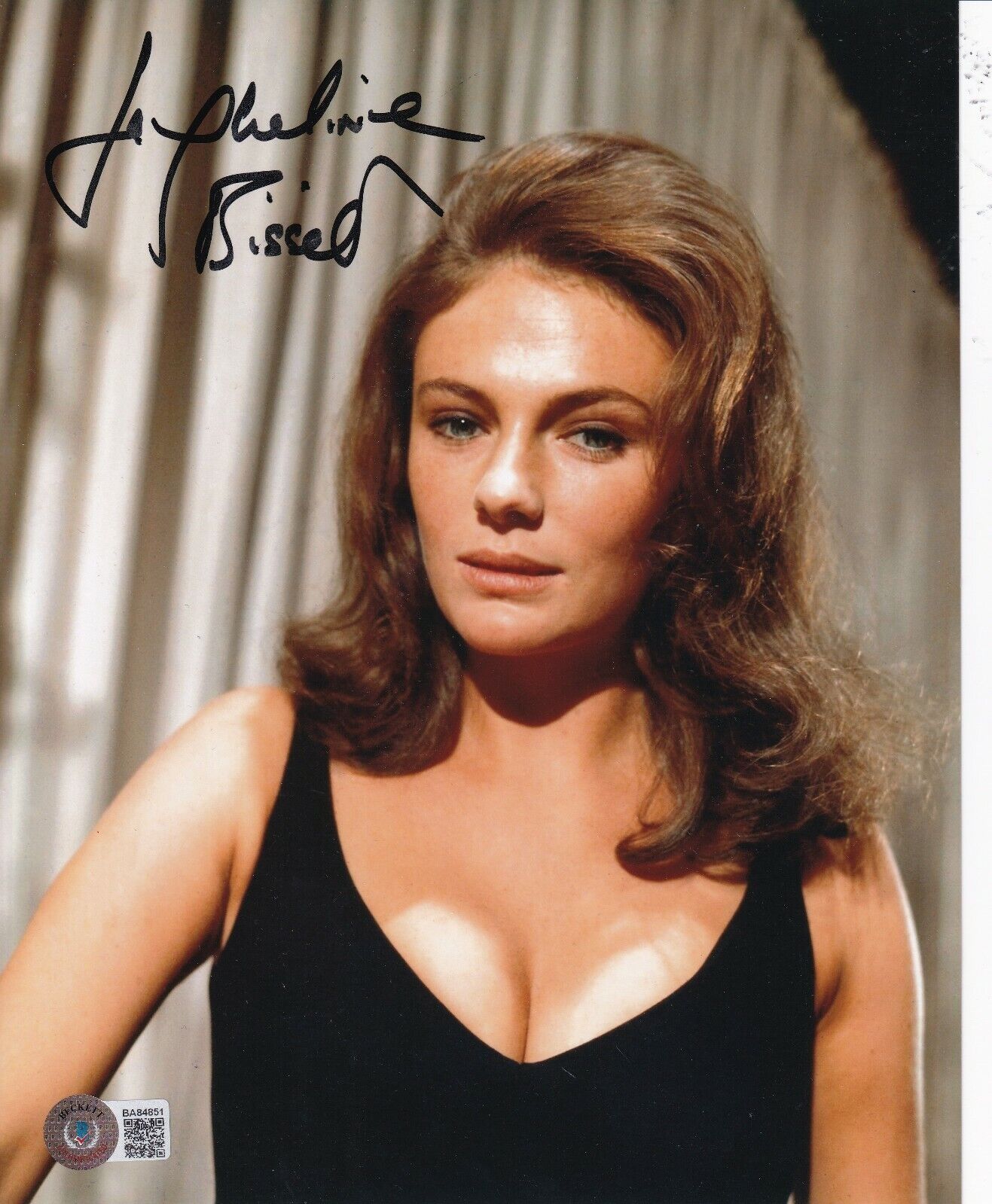 JACQUELINE BISSET signed (CASINO ROYALE) Actress 8X10 Photo Poster painting BECKETT BAS BA84851