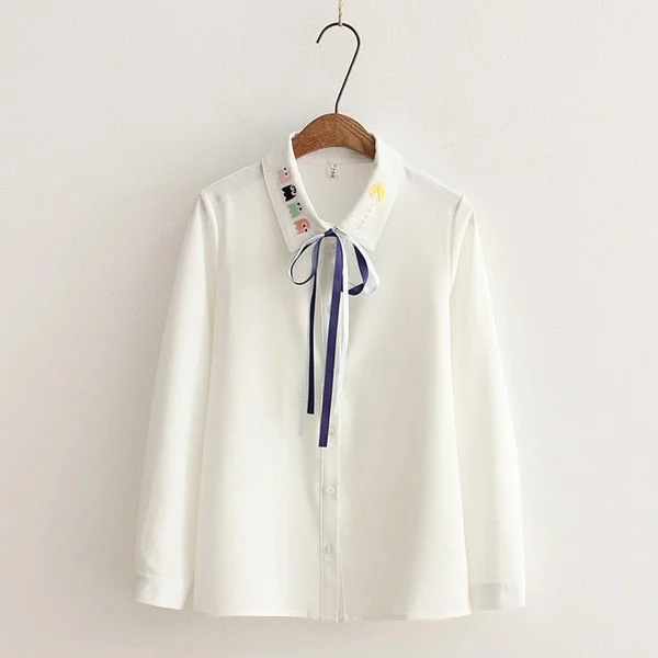 2017 Autumn White Embroidery Blouse with Lace Up Bow Turn-Down Collar Japanese Kawaii Female Shirts Tee Tops New Arrival T79615A