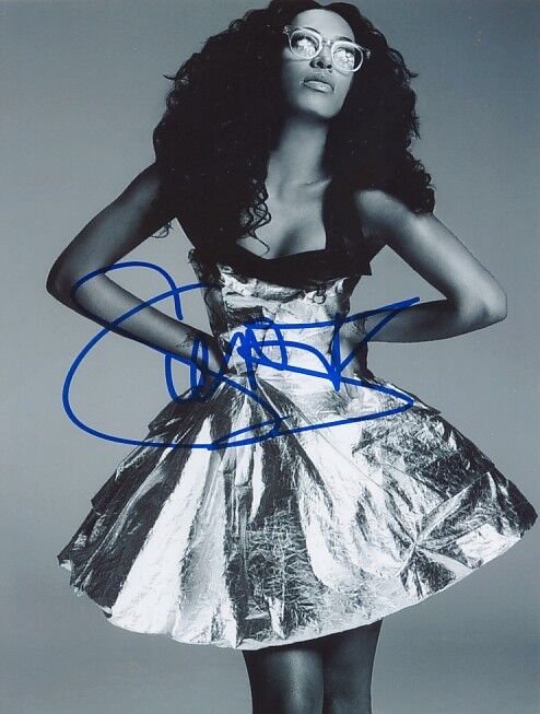 Solange Knowles 1986- genuine autograph IN PERSON signed 5x6.5