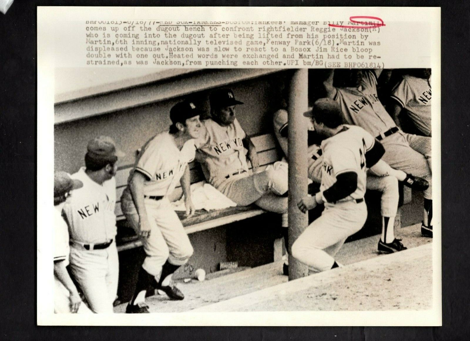 Reggie Jackson & Billy Martin 1977 Fenway Park dispute Press Photo Poster painting NY Yankees