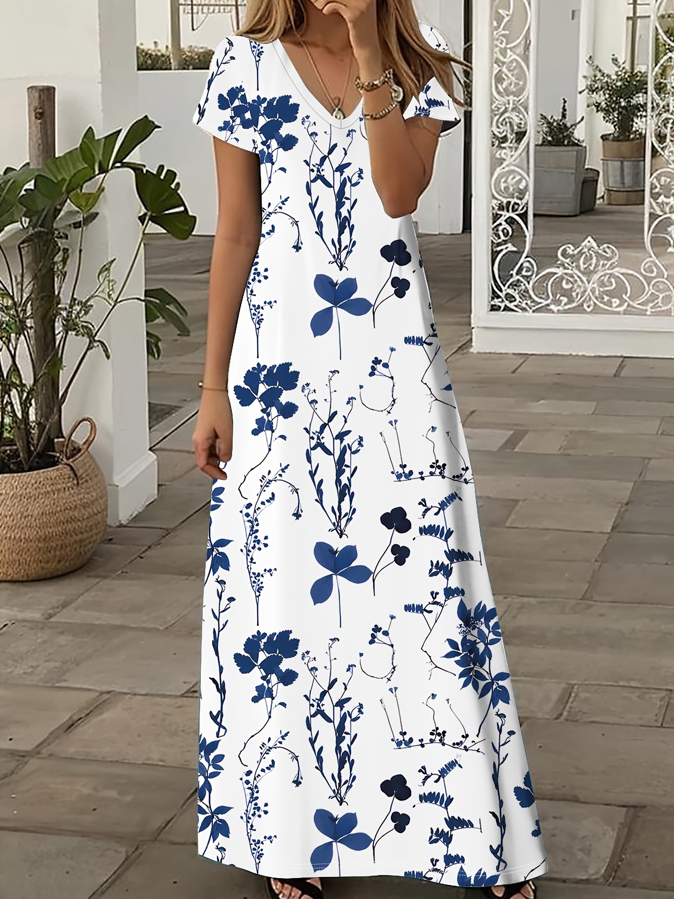 Women's 3d Printed Blue Floral V-Neck Short Sleeve Dress - Elegant All-Season Machine Washable Casual Vacation Dress With Relaxed Fit For Beach Outings & Leisure Activities, Beach Dresses, Nontransparent Fabric | IFYHOME