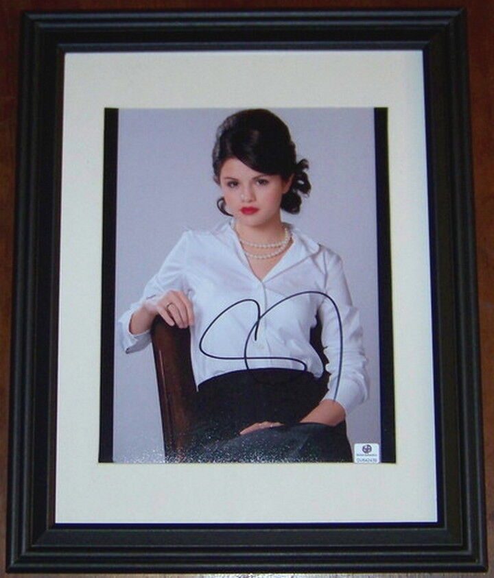 SALE - WON'T LAST LONG! Selena Gomez Signed Autographed 8x10 Photo Poster painting GV GA GAI COA