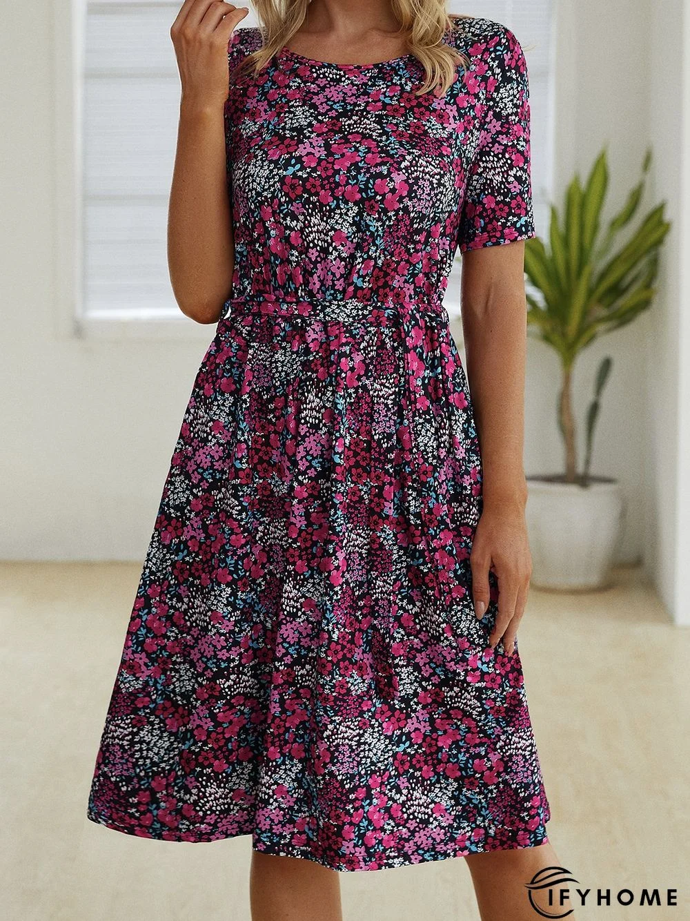 Regular Fit Crew Neck Floral Knee Dress | IFYHOME