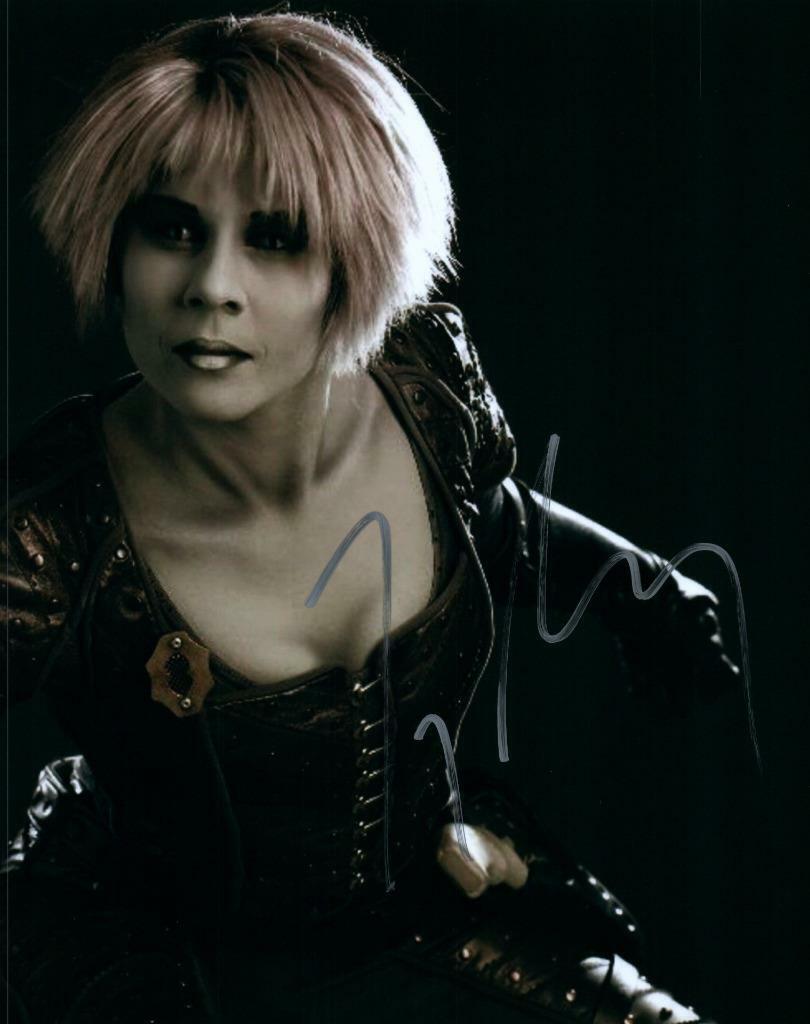 Gigi Edgley Autographed 8x10 Photo Poster painting signed picture + COA