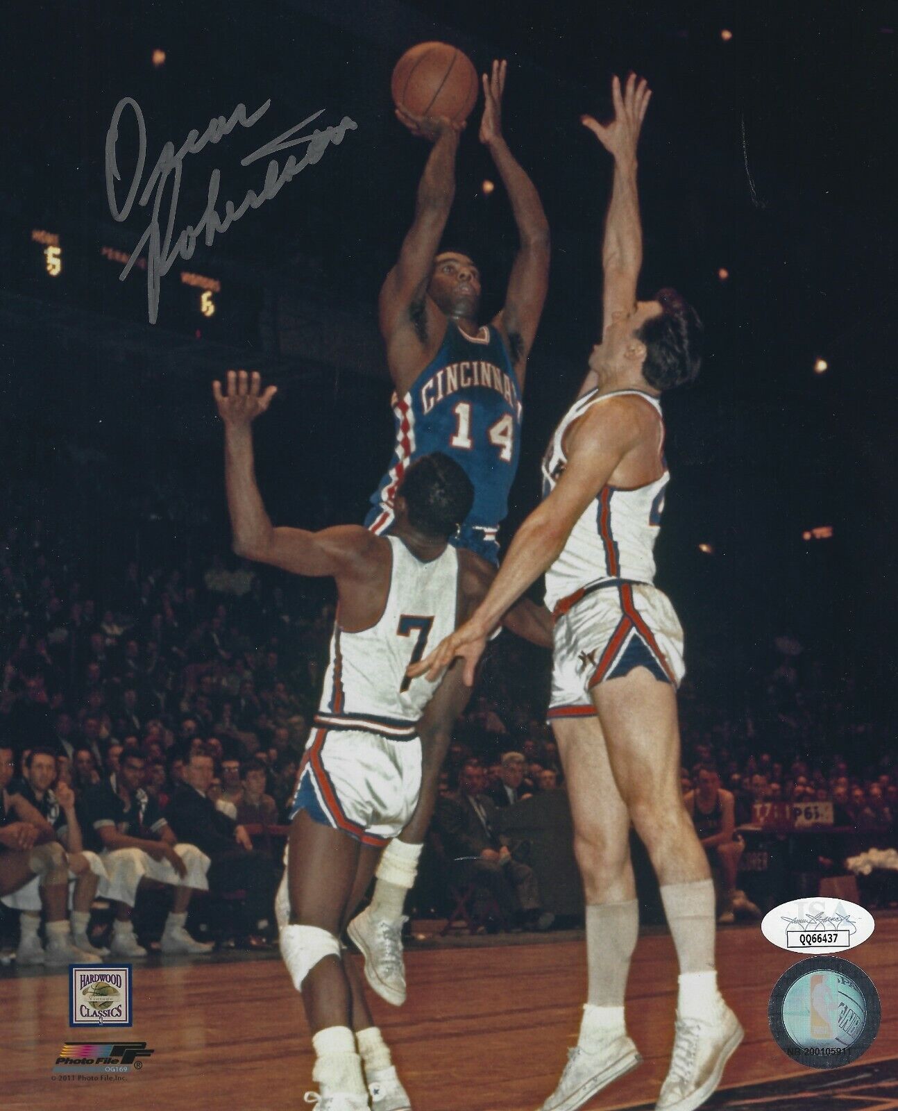 Autographed Oscar Robertson Cincinnati Royals 8x10 Photo Poster painting w/JSA COA