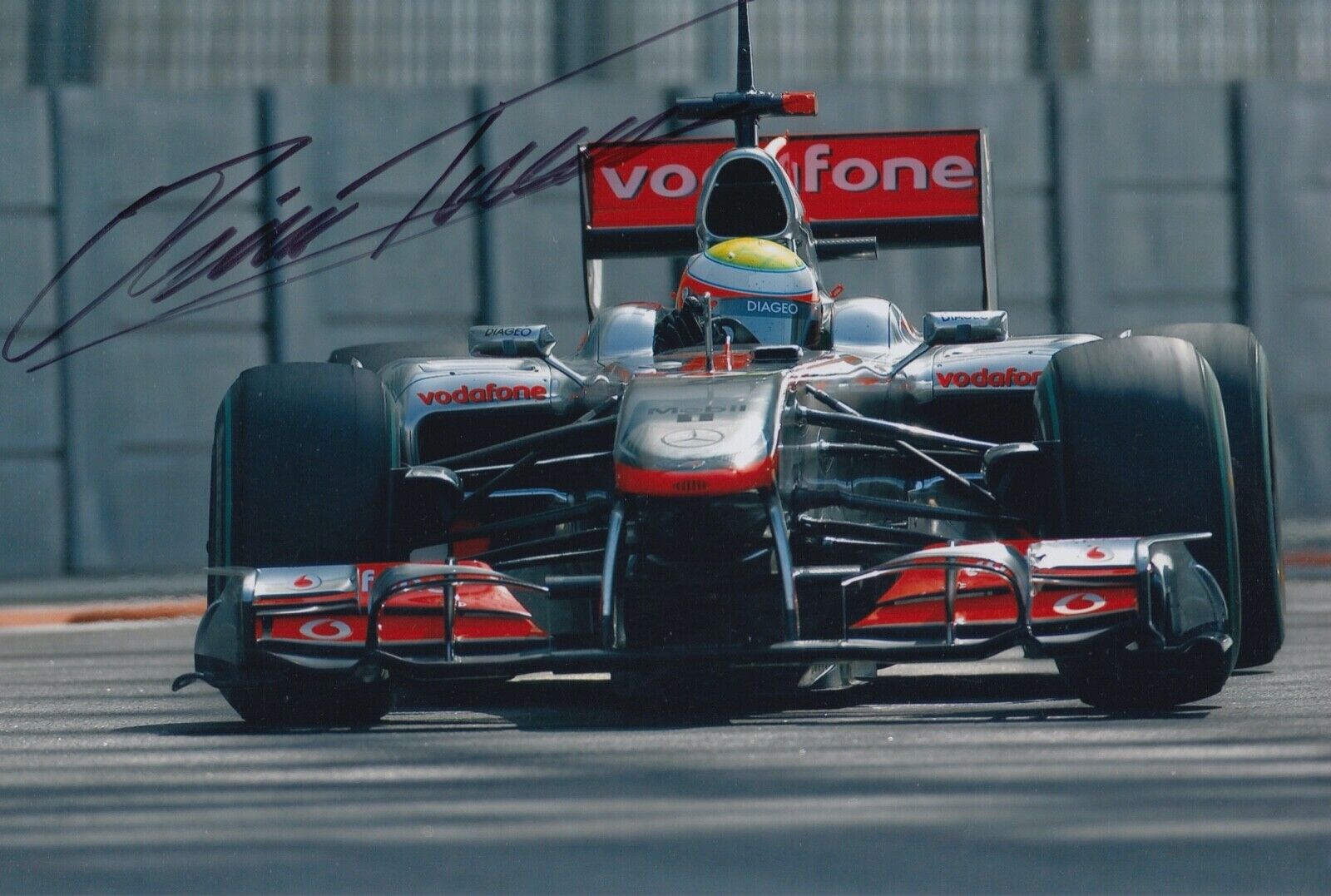 Oliver Turvey Hand Signed 12x8 Photo Poster painting F1 Autograph Vodafone McLaren Mercedes 9