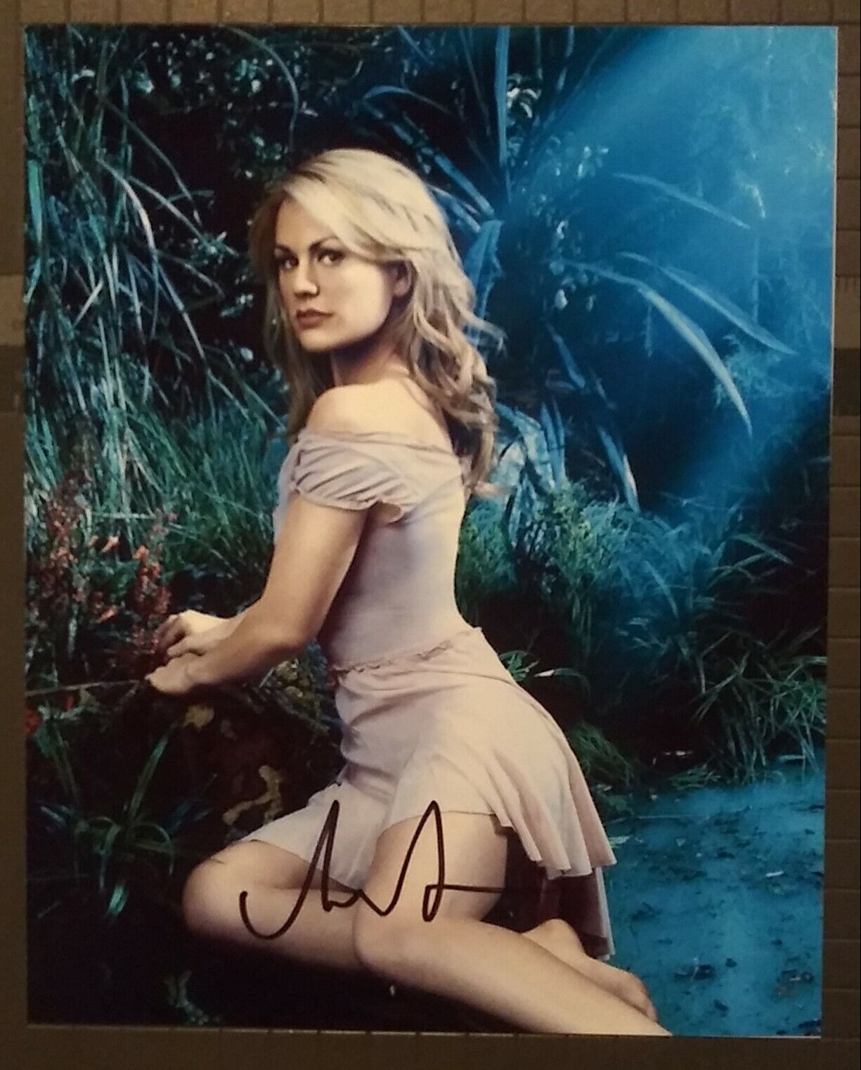 Anna Paquin signed 8x10