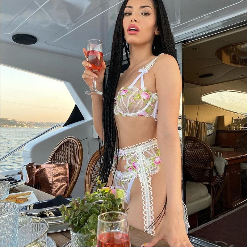 MIRABELLE Fancy Sensual Lingerie Sexy Floral Embroidery Delicate Underwear 3-Piece Push Up Bra Exotic Sets Short Skin Care Kits