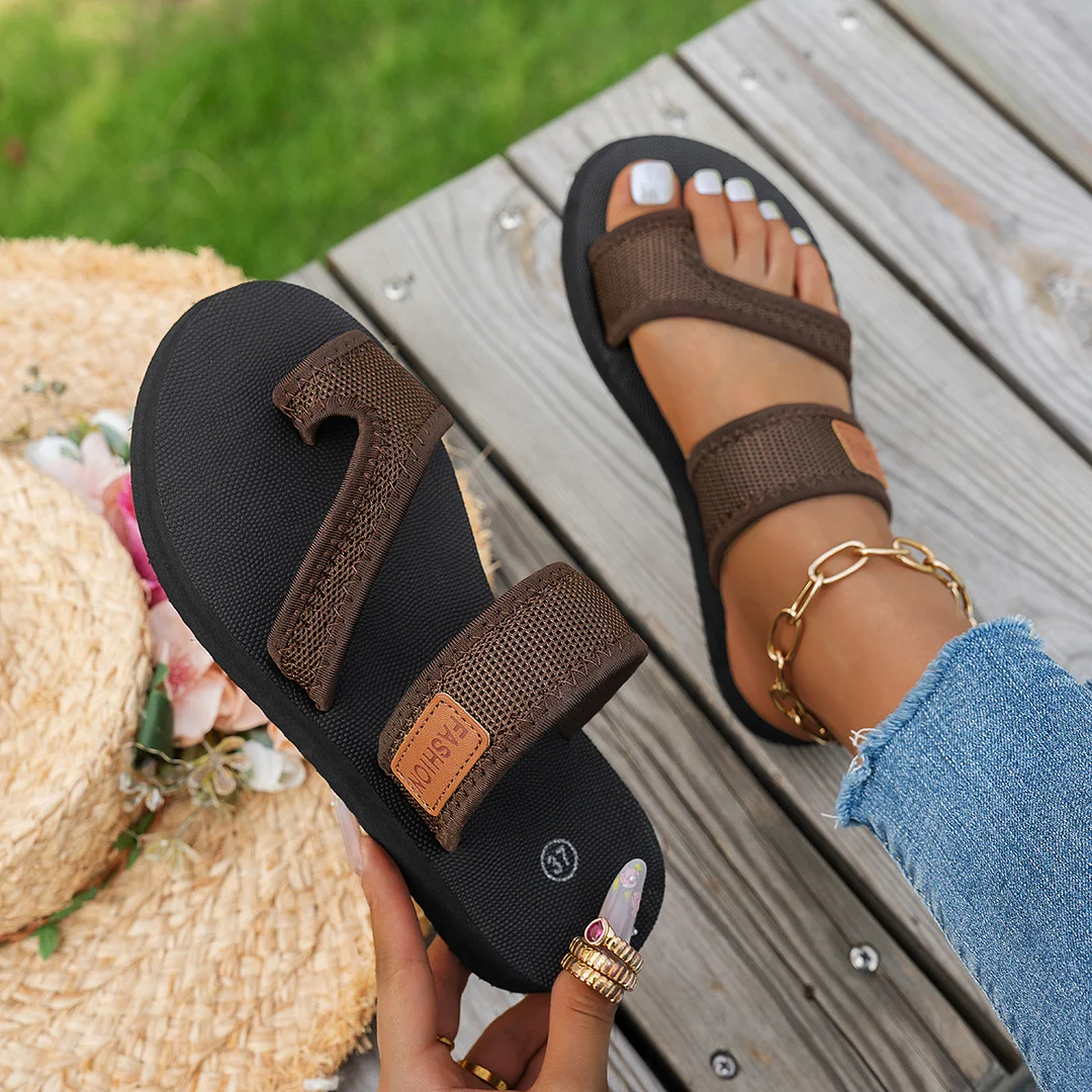 Yyvonne New Large-Size Lady Flat-Bottomed Toe Cool Slippers Comfortable Breathable Beach Slippers Women Light Bubble