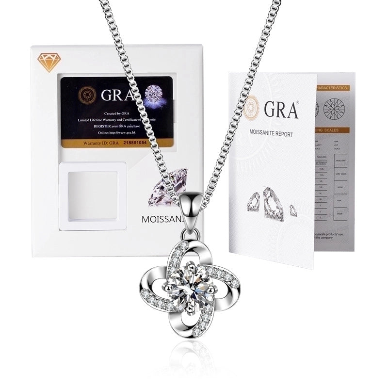 925 Sterling Silver Moissanite Plating Inlay Heart Shape Crown Pendant Necklace