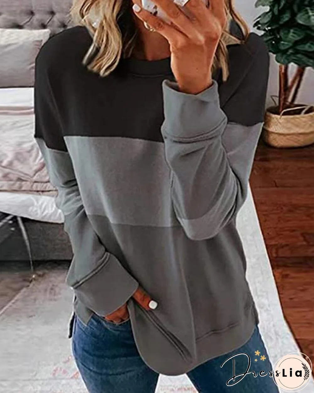 Woman's Striped Contrast Stitching Sweatshirt