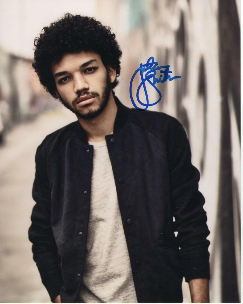 JUSTICE SMITH - SIGNED AUTOGRAPH 8X10 Photo Poster painting - JURASSIC WORLD STUD