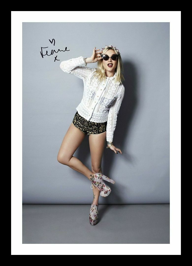 Fearne Cotton Autograph Signed & Framed Photo Poster painting