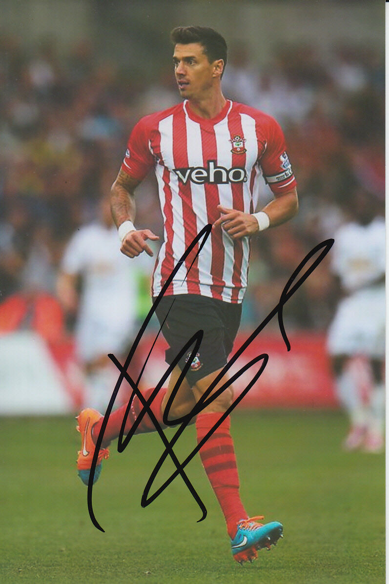 SOUTHAMPTON HAND SIGNED JOSE FONTE 6X4 Photo Poster painting 10.