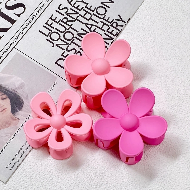 Sweet Minimalist Women’s Flower Plastic Hair Claws