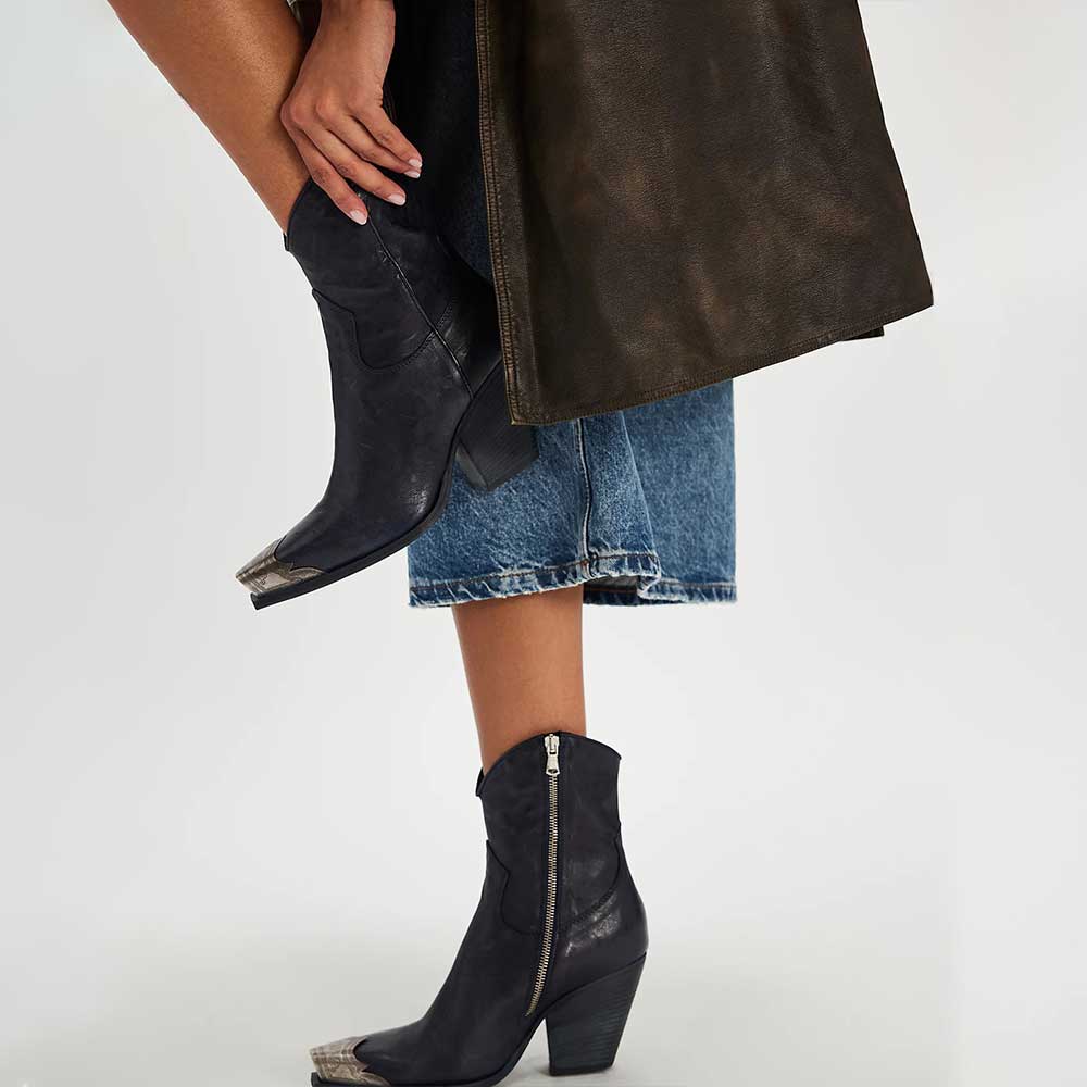 Black Snip Toe Chunky Heel Cowgirl Boots with Metallic Accent Nicepairs