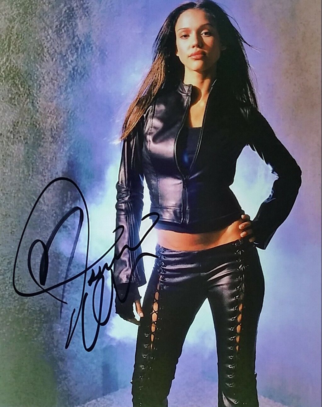 Jessica Alba signed 8 x 10