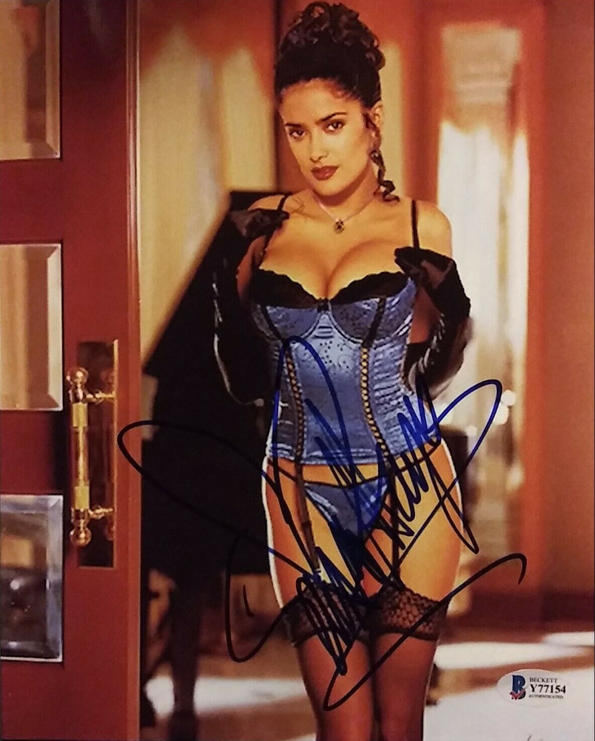 Salma Hayek signed 8x10 COA BECKETT