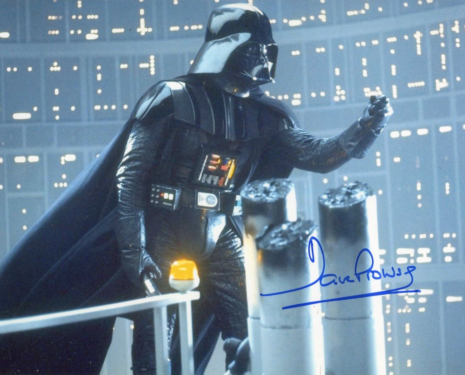 Darth Vader DAVE PROWSE signed STAR WARS movie 8x10 Photo Poster painting UACC DEALER