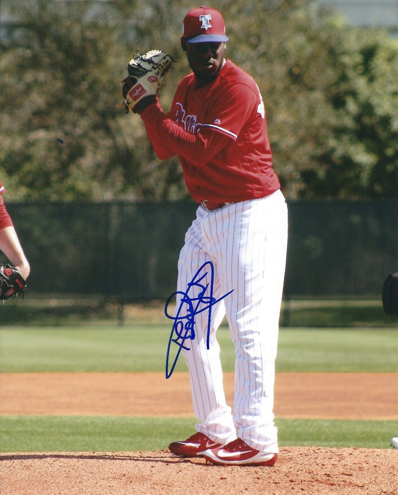 Autographed ENYEL DE LOS SANTOS 8X10 Philadelphia Phillies Photo Poster painting with COA