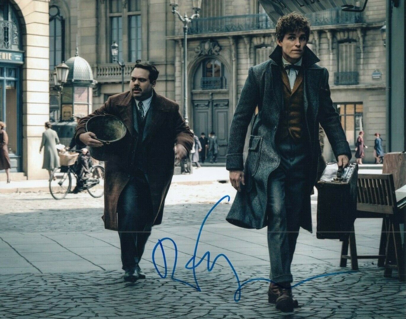 DAN FOGLER signed (FANTASTIC BEASTS: THE CRIMES OF GRINDELWALD) 8X10 W/COA #5