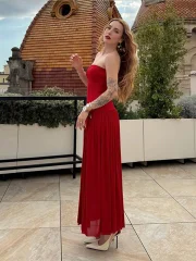 Ejimei 2025 Summer Sexy Red Patchwork Pleated Strapless Maxi Dress Fashion Off Shoulder Sleeveless Dresses Female Party Vacation Robes