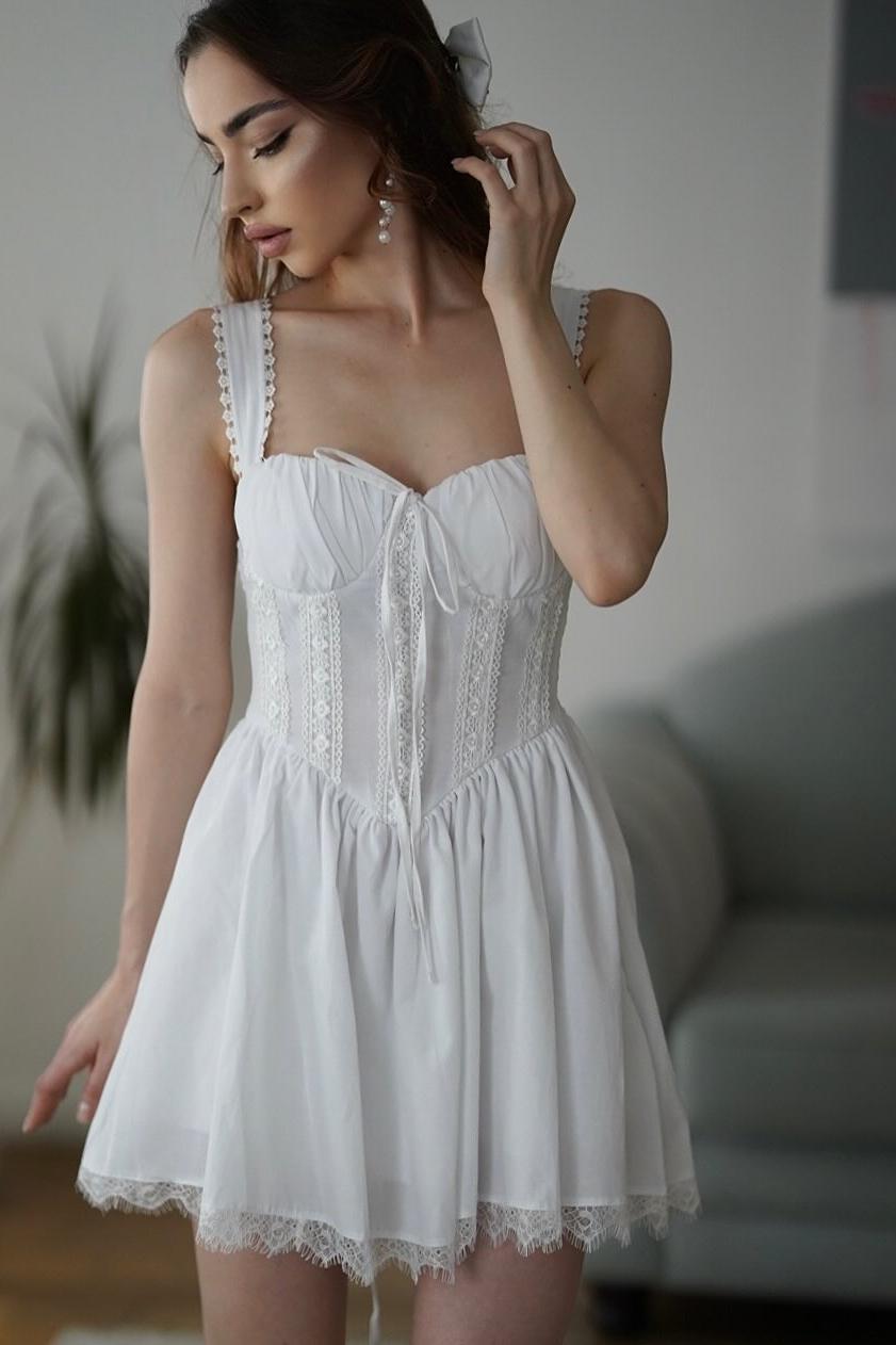 Oknass White Sweetheart Sleeveless Short Prom Dress With Lace Appliques