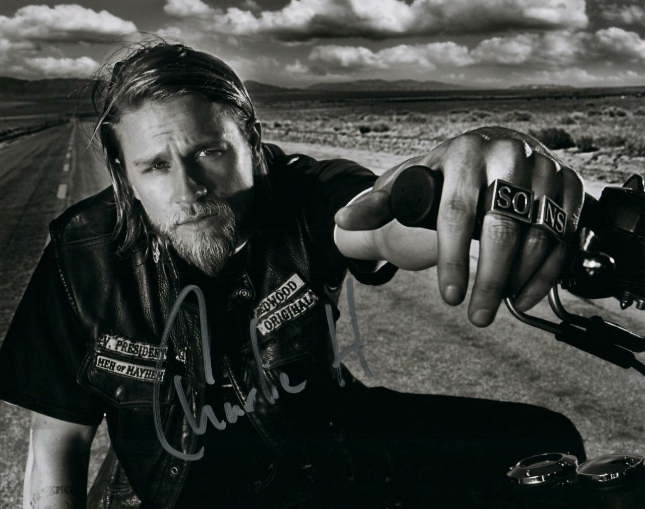 Charlie Hunnam signed 8x10 Photo Poster painting Picture autographed with COA