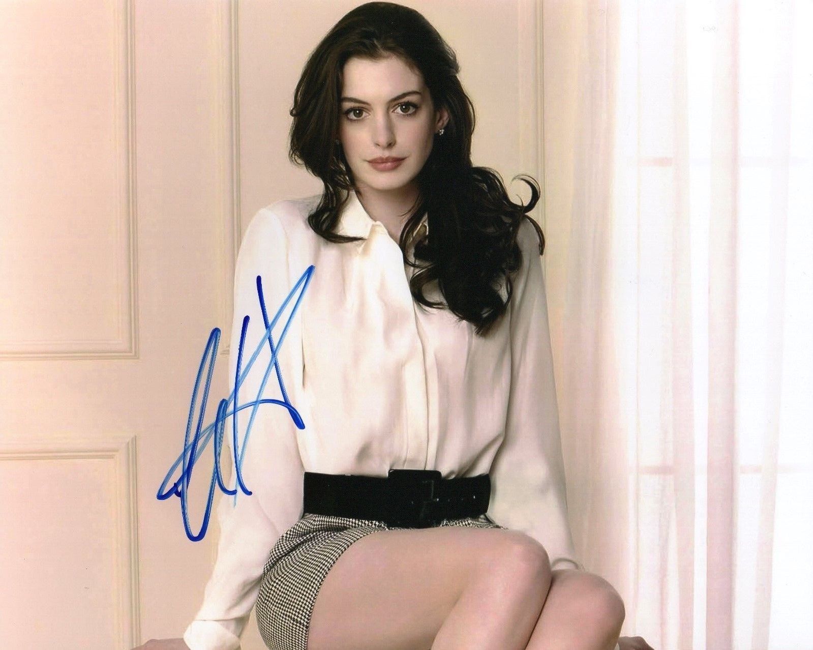 ANNE HATHAWAY AUTOGRAPHED SIGNED A4 PP POSTER Photo Poster painting PRINT 11