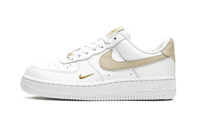 WMNS AIR FORCE 1 LOW ESSENTIAL "Toe Swoosh - White / Rattan"