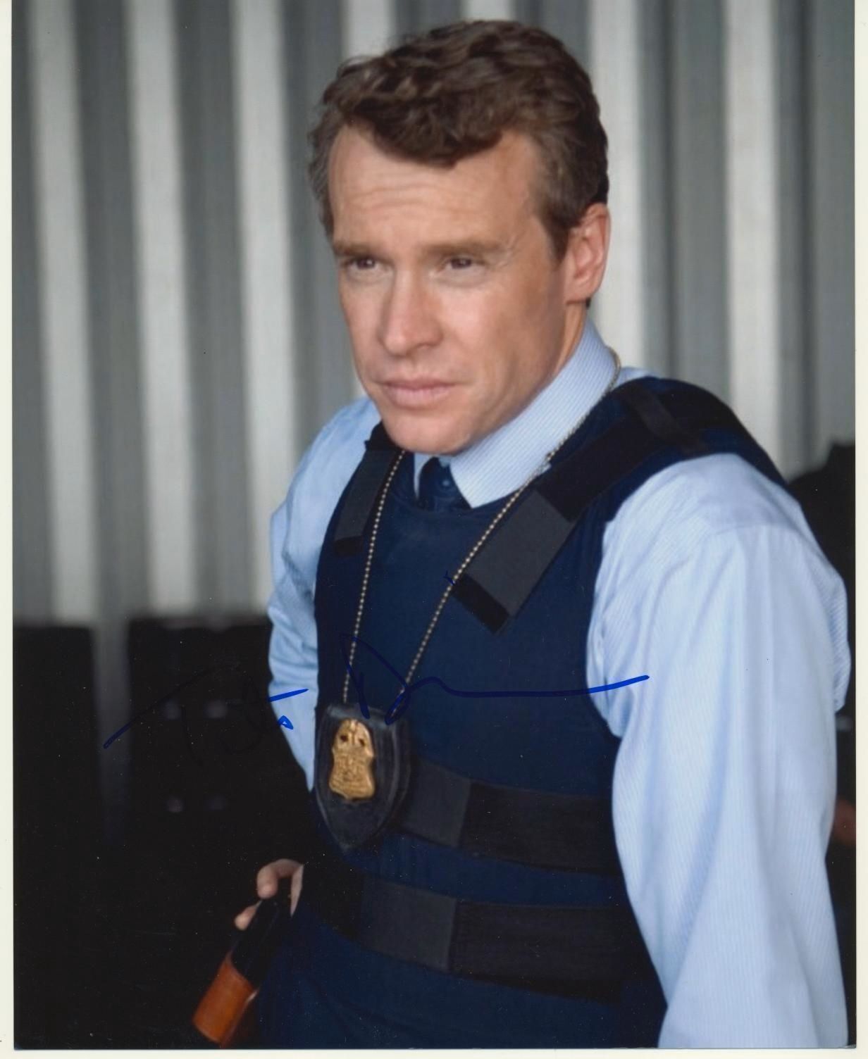 Tate Donovan Autograph Signed 10x8 Photo Poster painting AFTAL [1980]