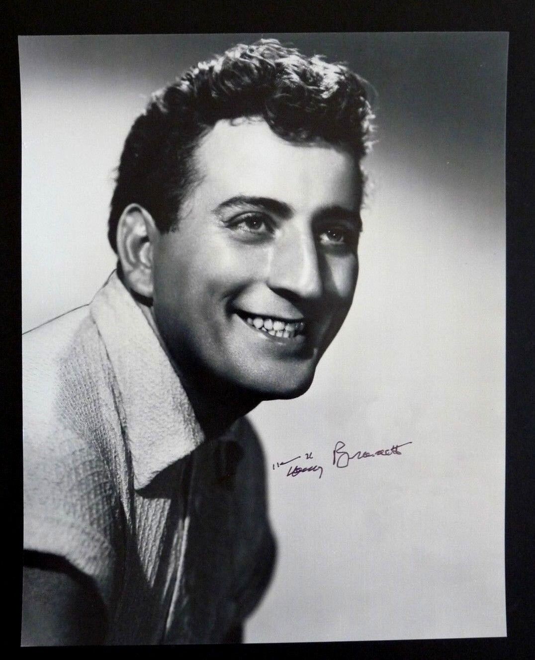 Tony Bennett Signed Autographed Promo 8x10 Photo Poster painting Beckett Certified #2