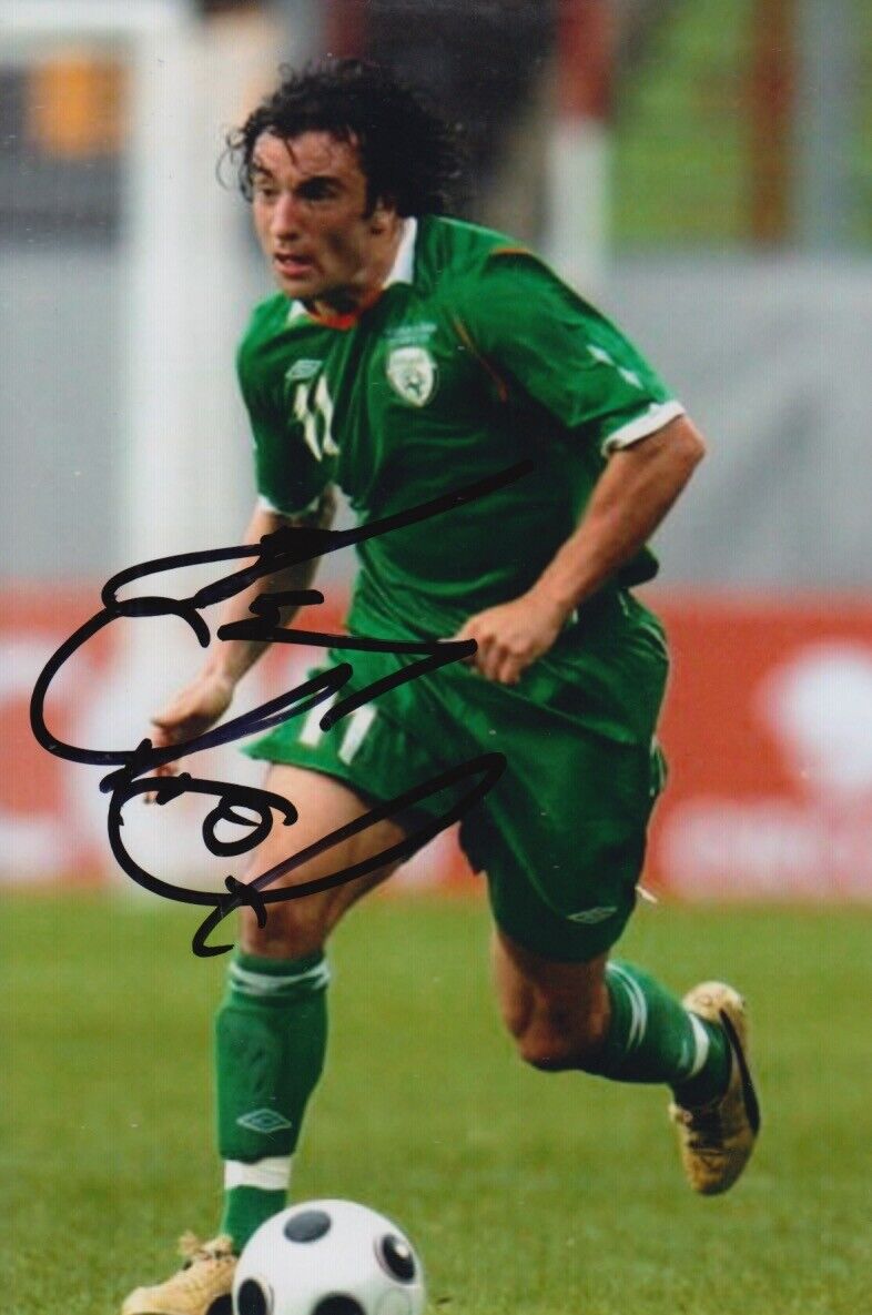 STEPHEN HUNT HAND SIGNED 6X4 Photo Poster painting - FOOTBALL AUTOGRAPH - REPUBLIC OF IRELAND.