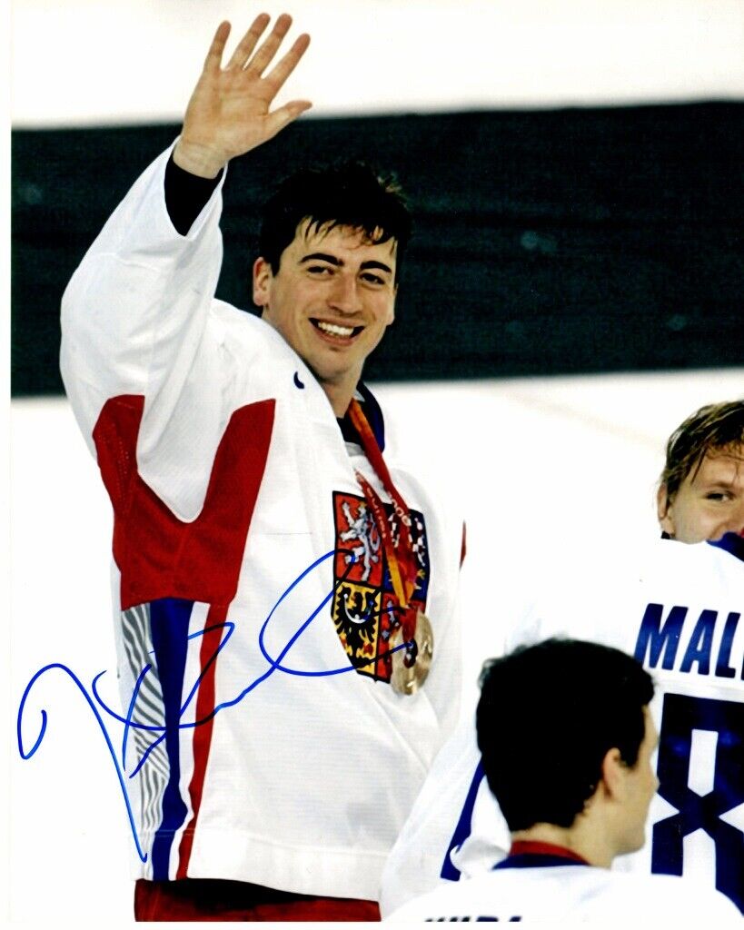 Tomas Kaberle Signed - Autographed Czech Republic 8x10 inch Photo Poster painting