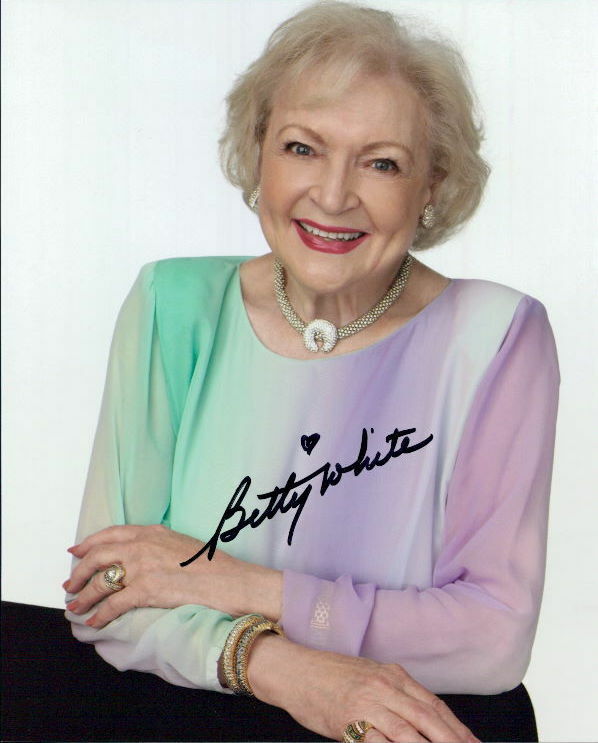 Betty White (Golden Girls) signed 8x10 Photo Poster painting In-person