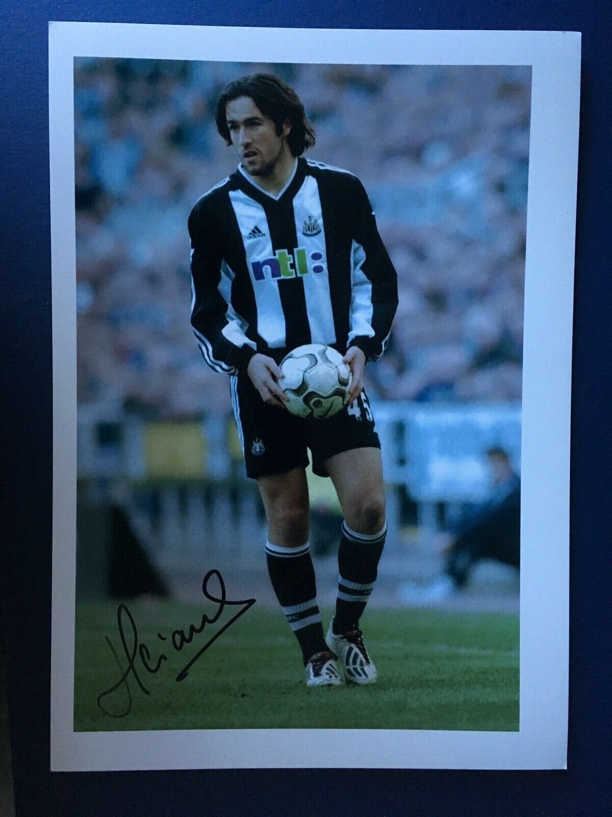 HUGO VIANA - FORMER NEWCASTLE FOOTBALLER - EXCELLENT SIGNED Photo Poster painting