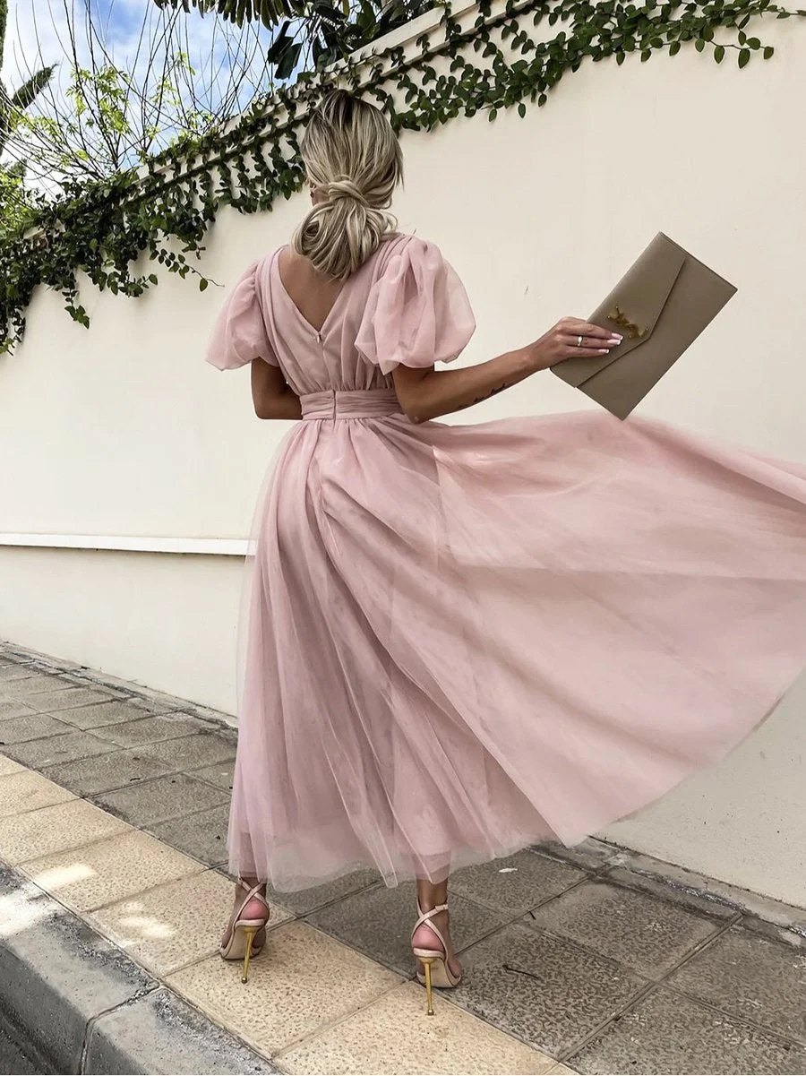 V-neck short-sleeved tulle dress