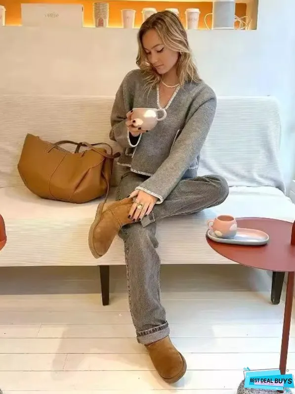 Double Pocket Knit V-Neck Sweater