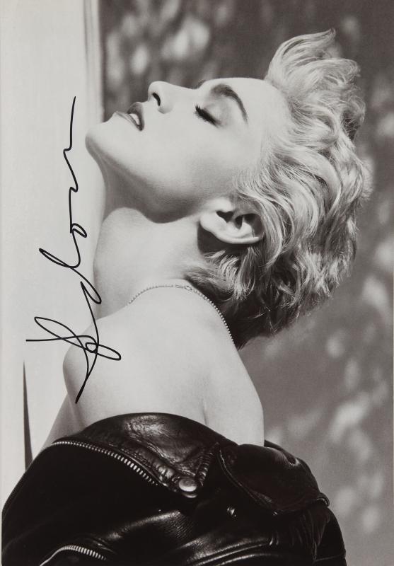 MADONNA Signed 'True Blue' Photo Poster paintinggraph - Rock / Pop Singer / Vocalist - preprint