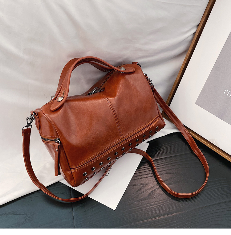 Single Shoulder Diagonal Bag Soft Leather