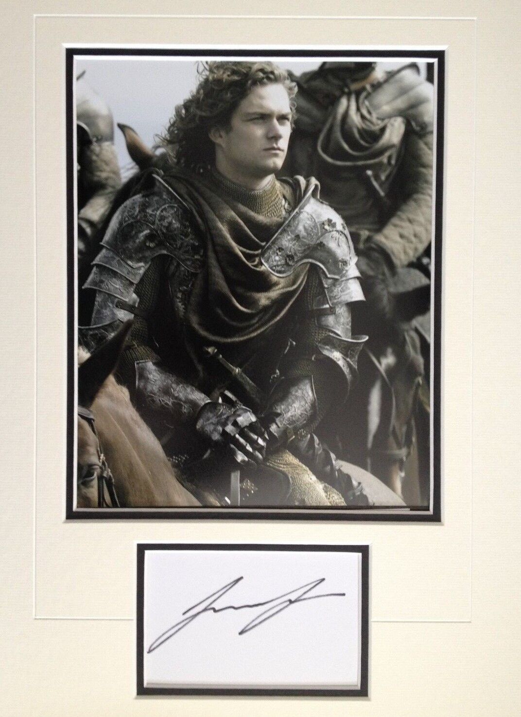 FINN JONES - GAME OF THRONES ACTOR - BRILLIANT SIGNED Photo Poster painting DISPLAY